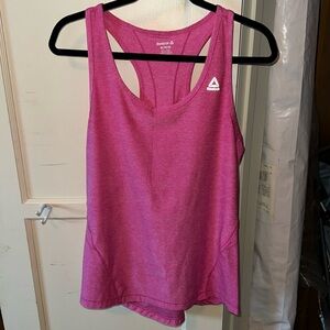Workout racer back tank 
women’s M